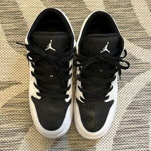 Jordan Women's Black and White Sneakers